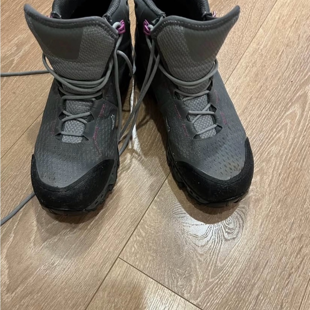 La Sportiva Women’s TX Hike Mid GoreTex Waterproof Mesh Hiking Boot